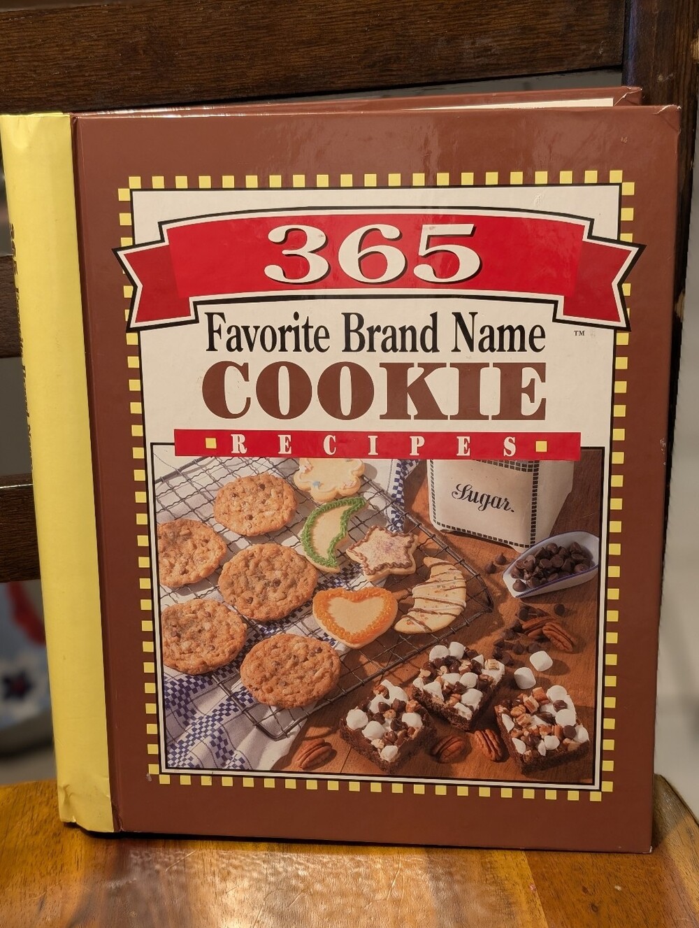 365 Favorite Brand Cookie Recipe Book. Baking Cookbook